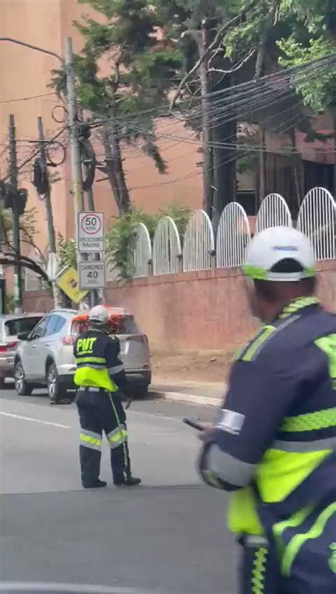 Infogt Noticias On Twitter As Se Incendi Un Veh Culo Estacionado En