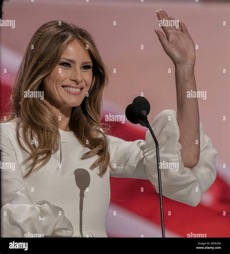 Melania trump 2016 hi-res stock photography and images - Alamy