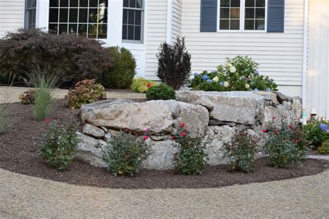 Boulder Retaining Wall Terraced Landscaping Classique Jardin