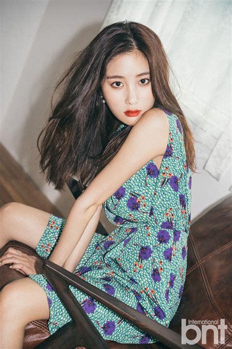 Tahiti Jisoo Poses For Bnt International Bts Clip Daily K Pop News