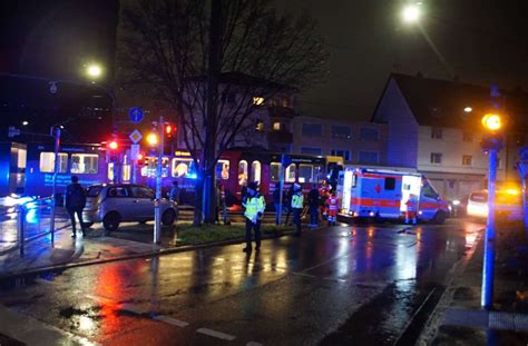 J Hriger Von Stadtbahn Angefahren Und Schwer Verletzt