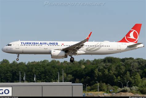 Tc Jtd Turkish Airlines Airbus A Wl Photo By Tom Mousel Id