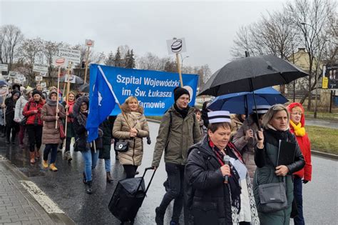 176 pielęgniarek i 18 opiekunów medycznych bez podwyżek Sprawa