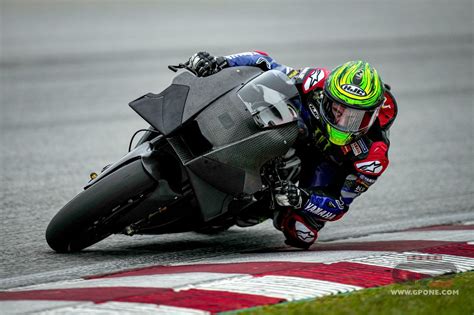 Motogp Here Comes The Yamaha Manta Crutchlow With New Aerodynamics