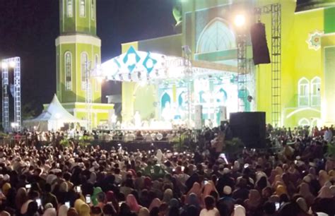 Ribuan Jemaah Padati Masjid Agung Nurul Falah Hadiri Tablig Akbar