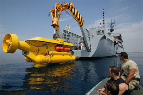 Photos Impressive Nato Submarine Escape And Rescue Operation Off