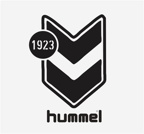 ここへ到着する Hummel Logo White - あんせなこめ壁