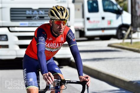 Vincenzo Nibali cambia squadra dalla prossima stagione correrà con la