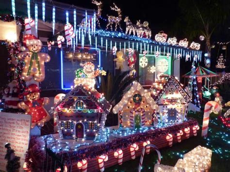 [2023] 40+ Best Christmas Lights in San Diego With Map - SoCal Field Trips