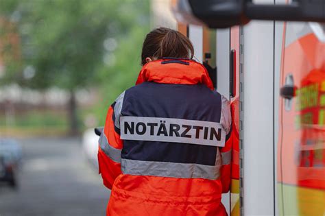 Pedelec Fahrer Nach Sturz In Wuppertal Schwer Verletzt