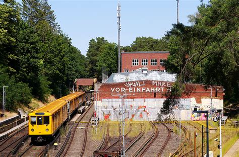 Der Bahnhof Krumme Lanke Der Berliner U Bahn In Zehlendorf