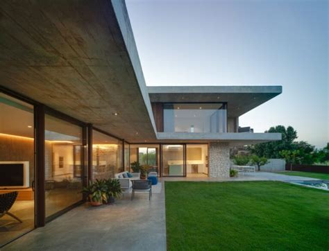 20 Gorgeous Concrete Houses With Unexpected Designs