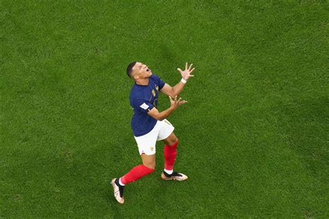 Mbappe France Advance To World Cup Final Beat Morocco 2 0 Ap News