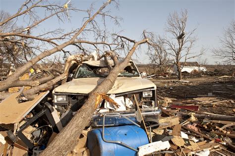 Mehrere Tote In Den Usa Tornados Hinterlassen Schneise Der Verw Stung