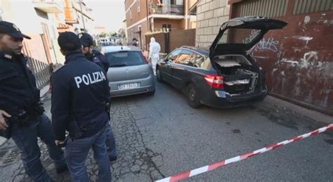 Omicidio In Via Tofani Uomo Freddato Da Due Killer