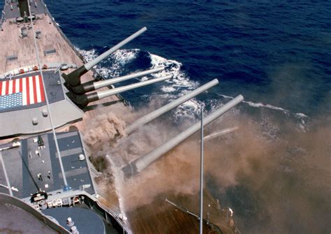 File:USS Iowa BB61 Iowa Explosion 1989.jpg - Wikipedia, the free ...