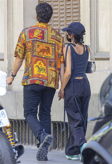 Las Imágenes De Aitana Y Sebastián Yatra Dos Enamorados Por Las Calles