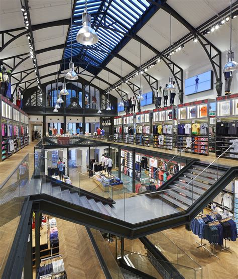 UNIQLO Le Marais / Wonderwall | ArchDaily