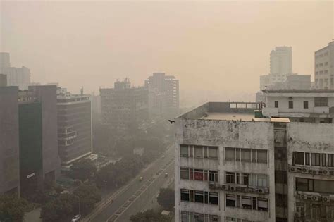 In Pics Delhi Turns Into A Gas Chamber Aqi Swings Between Very Poor And Severe Categories