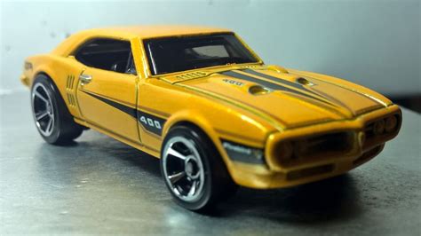 67 PONTIAC FIREBIRD 400 Muscle Mania 5 10 2012 Hot Wheels Display