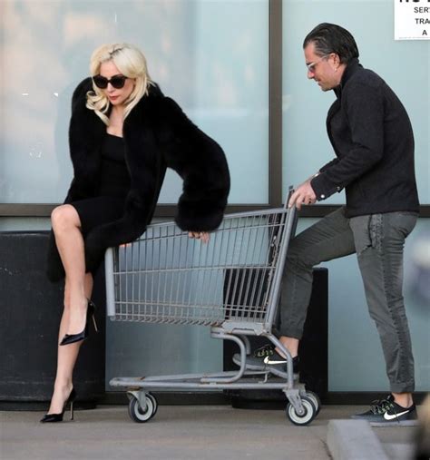 Lady Gaga Ve Christian Carino Nişanlandı Esquire