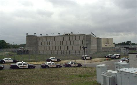 Rex Heuermann 'very comfortable,' 'compliant' in jail: sheriff