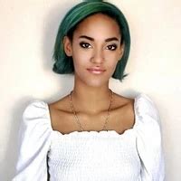 Fake Hostel Fit Babe Capri Lemonde Fingers Pussy And Fucks Feat Capri