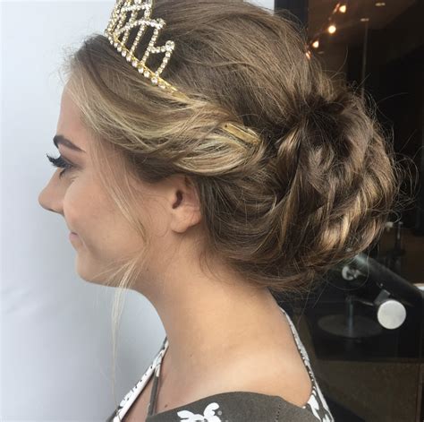 Homecoming QUEEN Hair and makeup by Hope | Queen hair, Retro hairstyles, Homecoming hairstyles