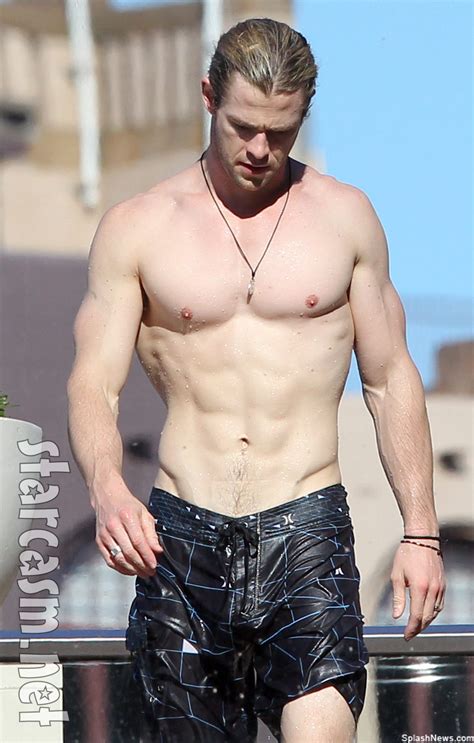 Photos Chris Hemsworth Displays Thor Like Physique Down Under Starcasm