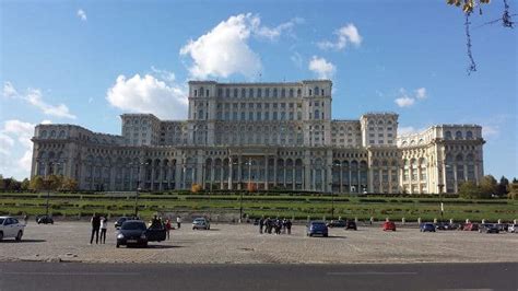 Le Palais du Parlement de Bucarest - Initiatiç Voyage