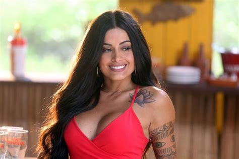 Conheça as tatuagens da Aline Riscado a Verão da Itaipava