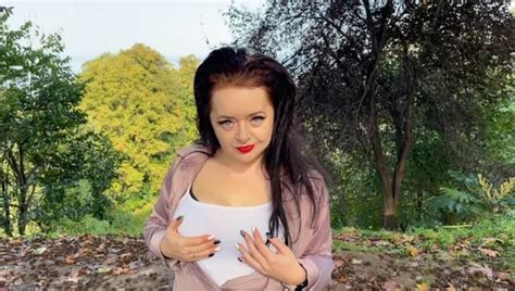 Horny Mistress Lara Touches Her Big Boobs In The Public Park Amateur Amateur Porn XHamster