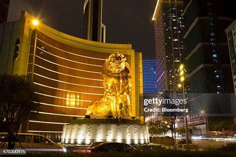 84 Mgm Lion Statue Stock Photos, High-Res Pictures, and Images - Getty ...