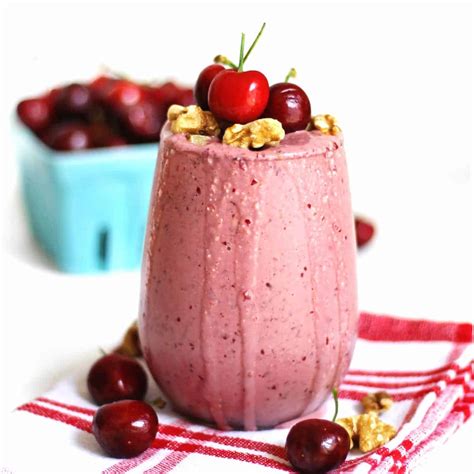 Cherry smoothie recipe with yogurt and walnuts - Rhubarbarians