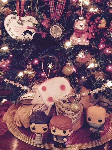 Pin By Lisa Uhlhorn On Outlander Christmas Tree Christmas Ornaments