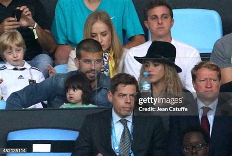 gerard pique  wife shakira  son milan pique attend