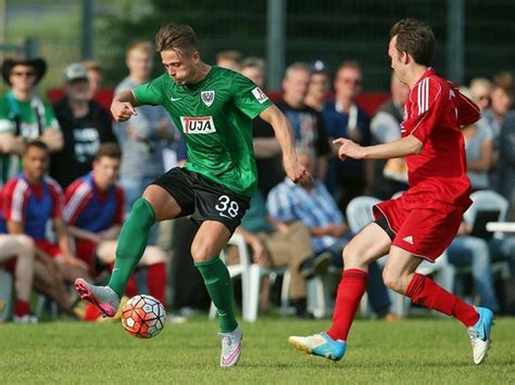 Rot Wei Erfurt Verpflichtet Vereinslosen Burdenski