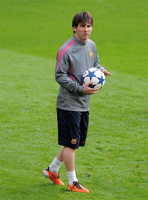 Messi Training - MESSI RETURNS TO TRAINING / Get free messi training ...