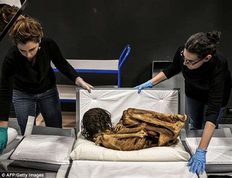 Peruvian Mummy More Than 1 000 Years Old Found Curled Up In Foetal