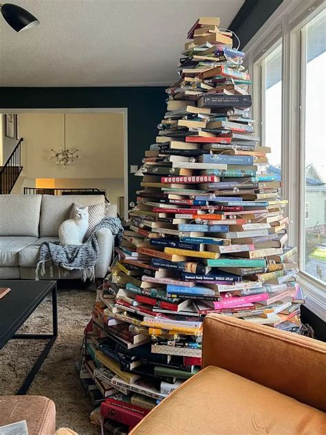 Book Tree : How to Make A Christmas Tree Out Of Books