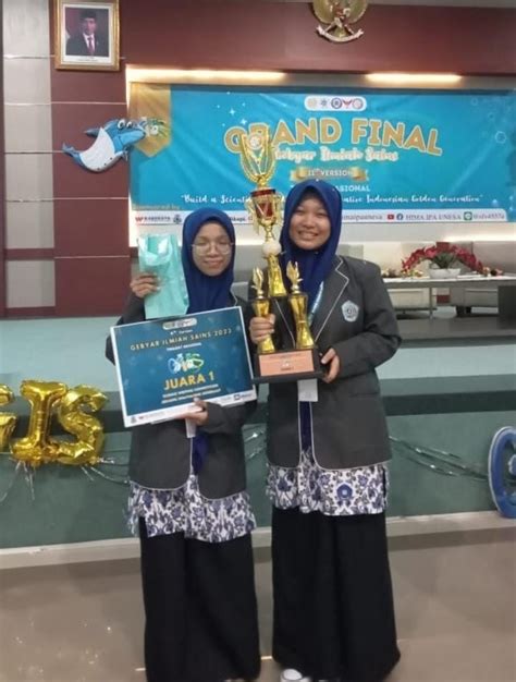 Man Batam Kembali Raih Posisi Juara I Dalam LKTIN Writing Science