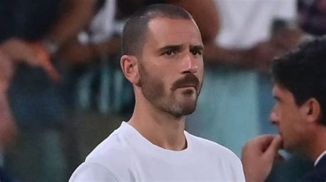 Bonucci messo fuori rosa dalla Juve si presenterà lo stesso in ritiro