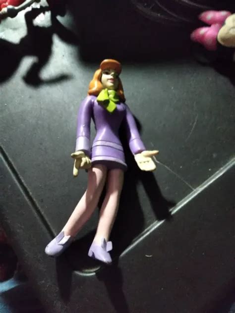 FIGURINE SCOOBY DOO DAPHNÉ 2000 8 pouces bon état rare et hautement