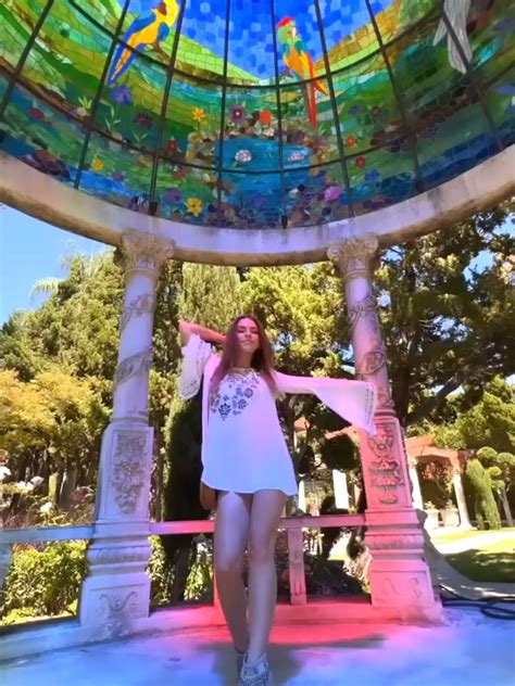 Legs for days : r/Amymarie_Gaertner