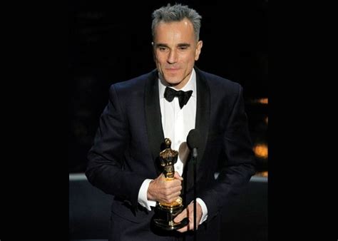 Oscar 2013: Daniel Day-Lewis makes history with third win - NDTV Movies