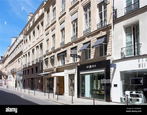 La Calle De Tiendas De Lujo De La Rue Saint Honoré De París Las