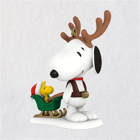 2020 Winter Fun With Snoopy Hallmark Christmas Ornament Hooked On