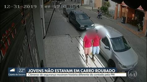 Jovens Acusados Pela Pm De Fugir Em Carro Roubado Passaram A Pé Pelo