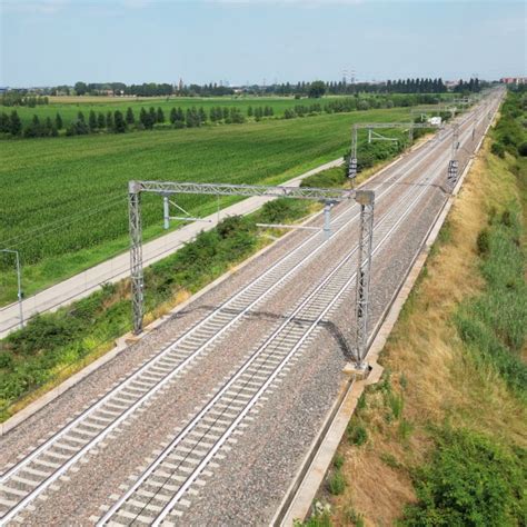 Strage Sul Lavoro Cinque Operai Investiti E Uccisi Da Un Treno In