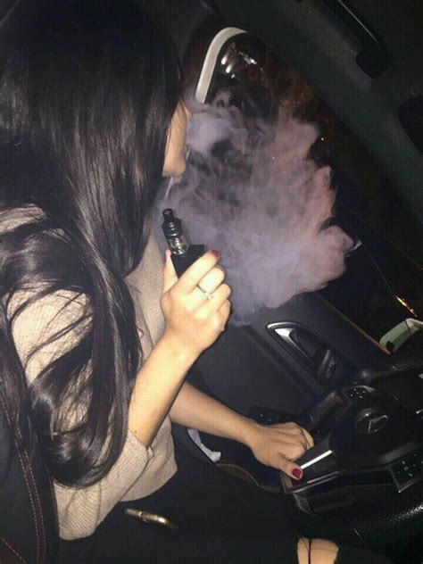 Pin By S H Y N I On Dpzzz With Images Vape Girl Smoke